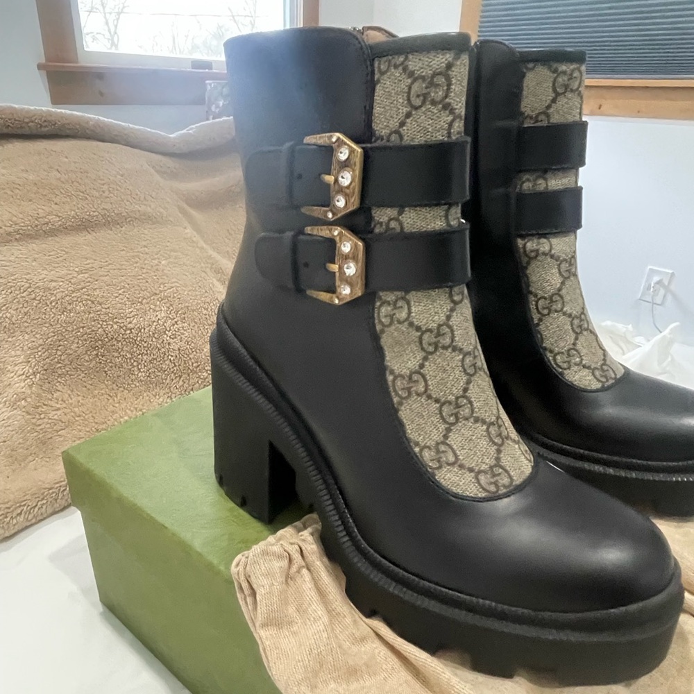 Gucci Kensington GG Supreme Black and Cream Heeled Boots 37